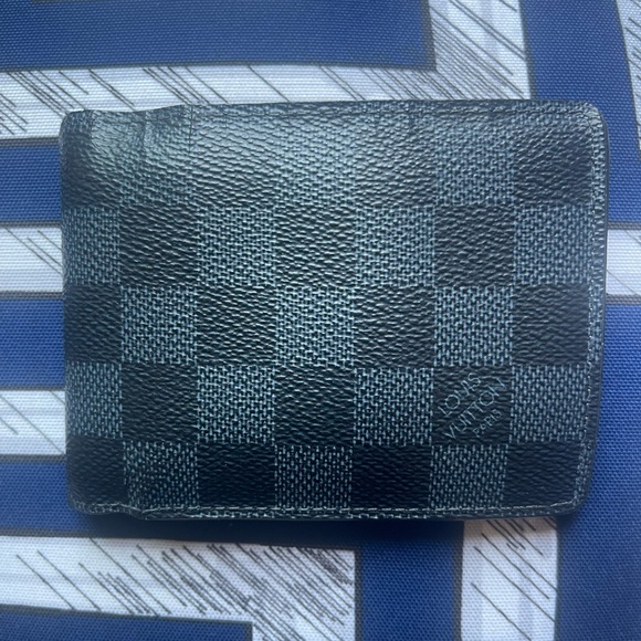 Louis Vuitton Damier Wallet - Picture 1 of 10